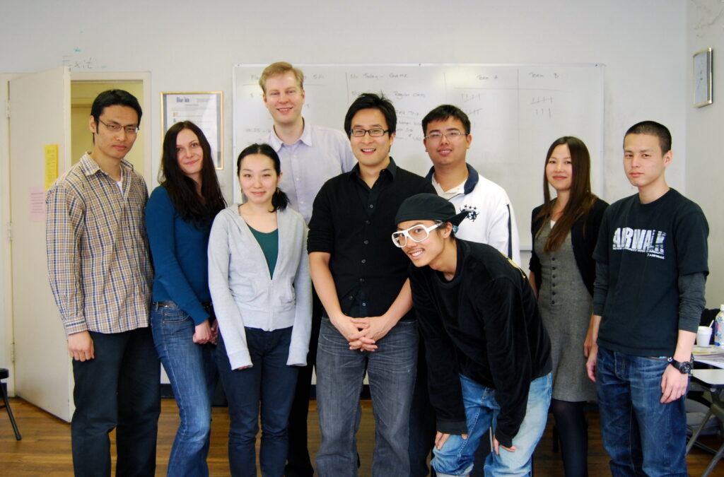 ミッドタウンの語学学校にて日本語バイリンガル スタッフを募集